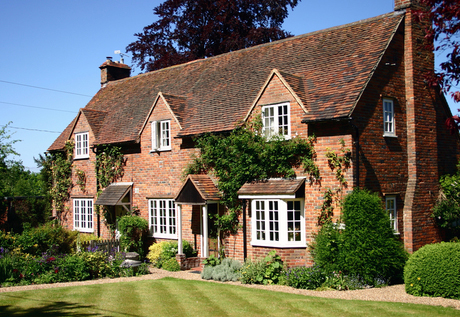 Cottage with an oil fired boiler installation